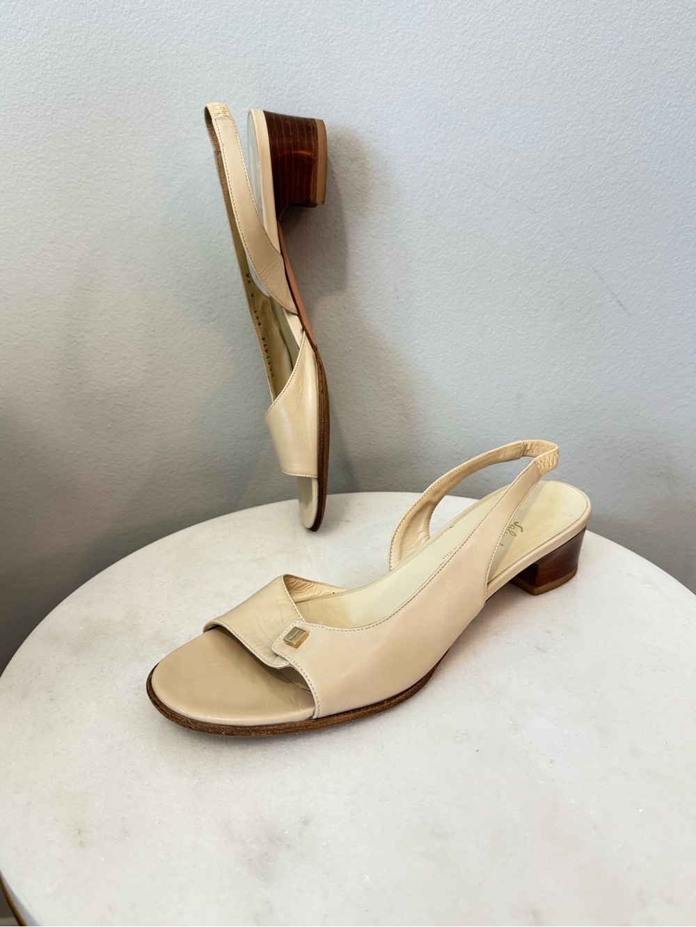 Salvatore Ferragamo Cream Leather Slingback Low Block Heel Sandals
